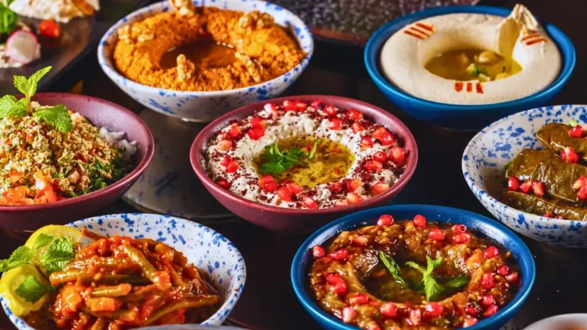 A Food Lover’s Guide to UAE: Best Restaurants, Street Food & Culinary Experiences